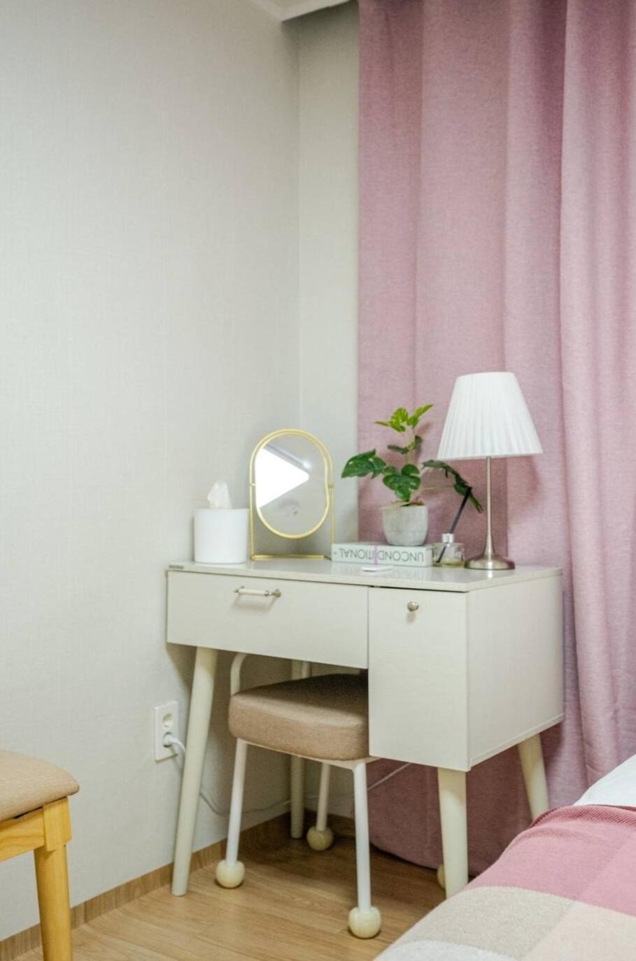 Apartment On Hyehwa Seoul